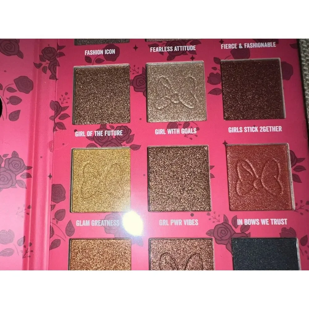 Disney Minnie Mouse Eyeshadow Palette--12 Shades--Brand New